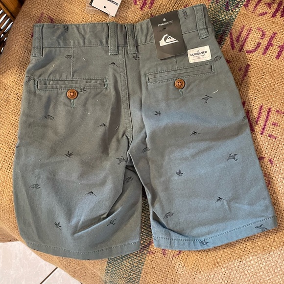 Boys quicksilver shorts - Picture 6 of 6